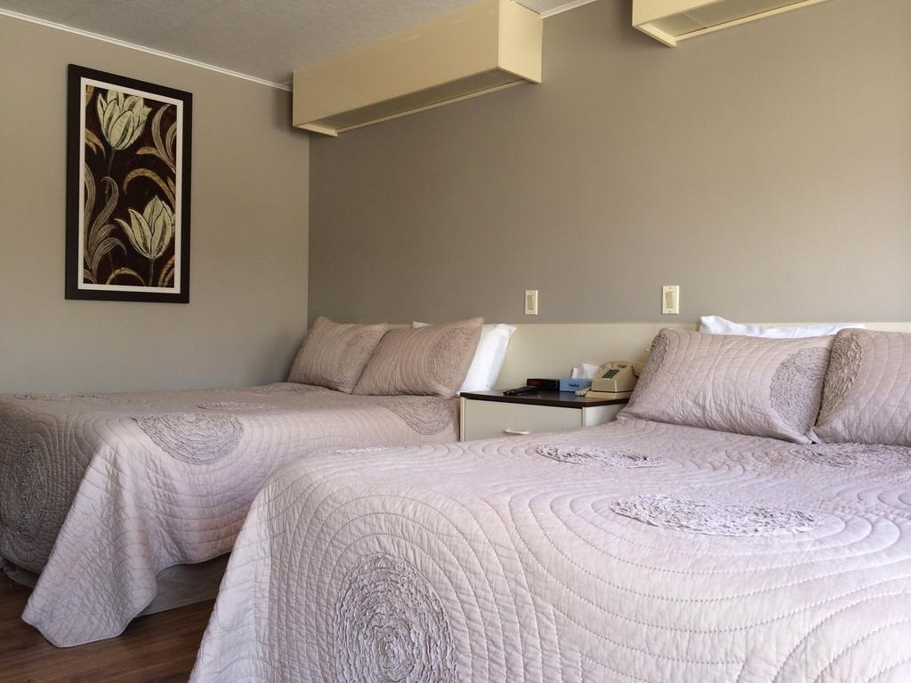מגוג Motel De La Pente Douce חדר תמונה